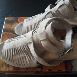 Bella-Vita  Suede Leather Women's Shoes Size 9 Medium